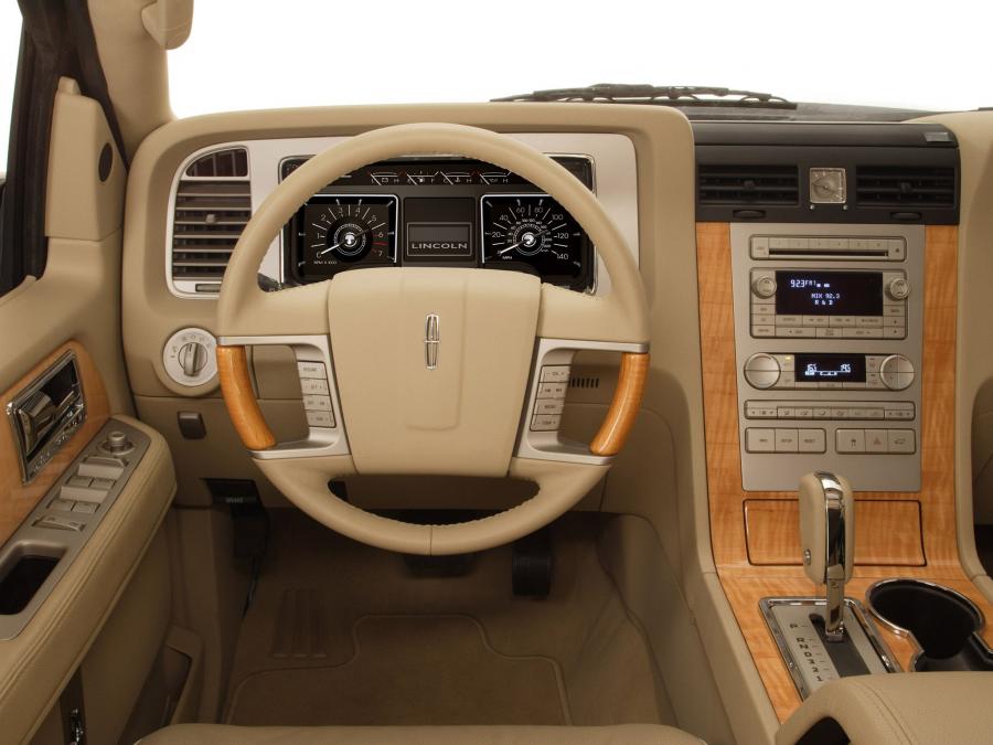  Lincoln Navigator 2006 года  (фото 7 из 82)